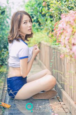 美女直播吃扑克牌